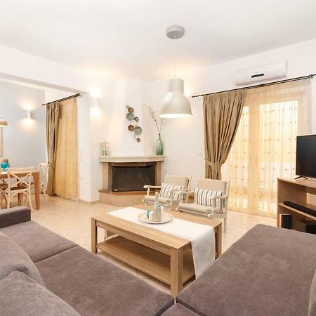 Charming And Comfy House Apartment Agia Marina  ภายนอก รูปภาพ