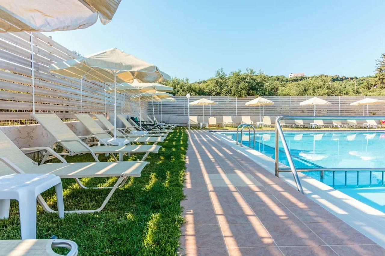 Charming And Comfy House Apartment Agia Marina  ภายนอก รูปภาพ