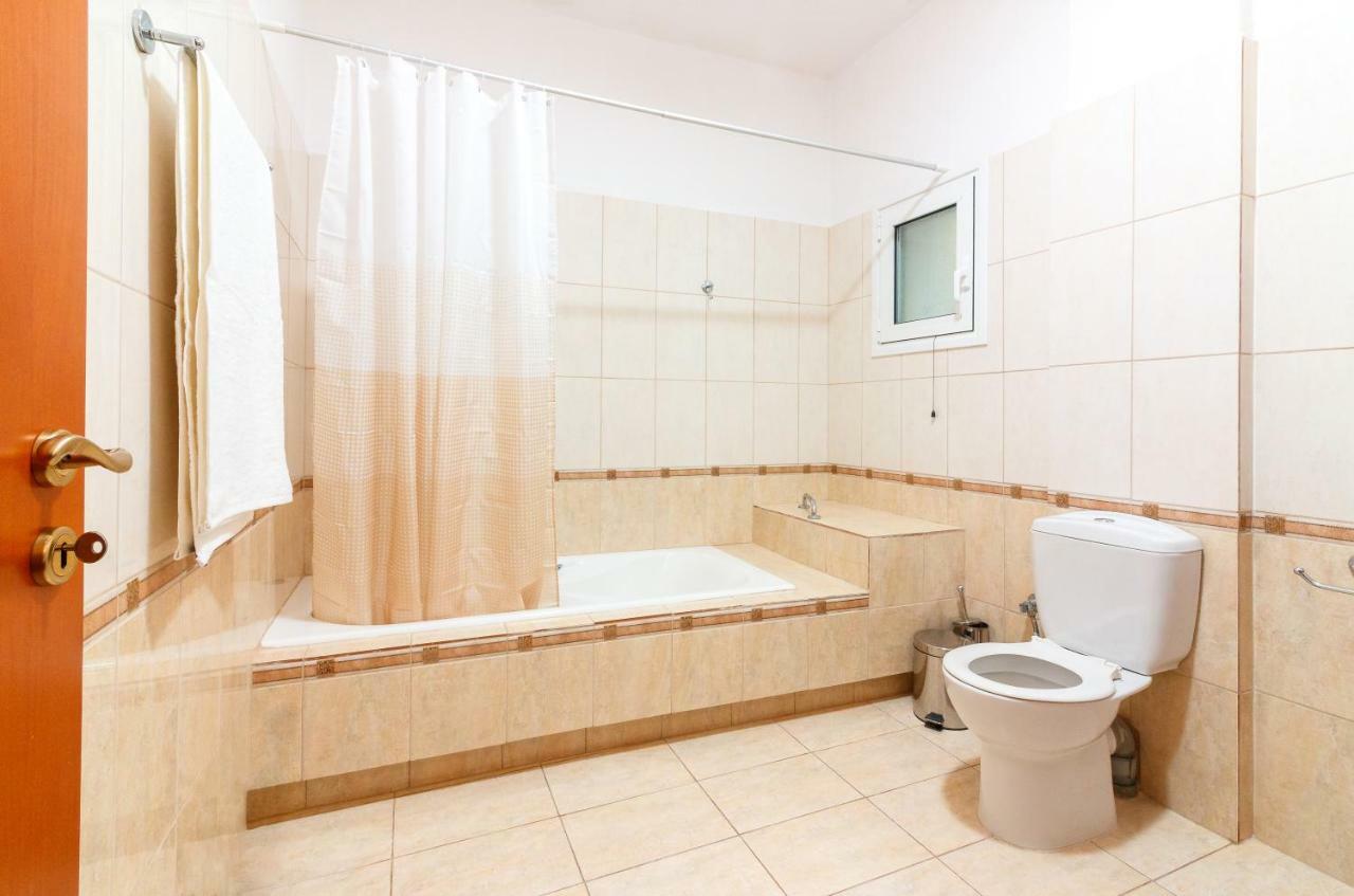 Charming And Comfy House Apartment Agia Marina  ภายนอก รูปภาพ