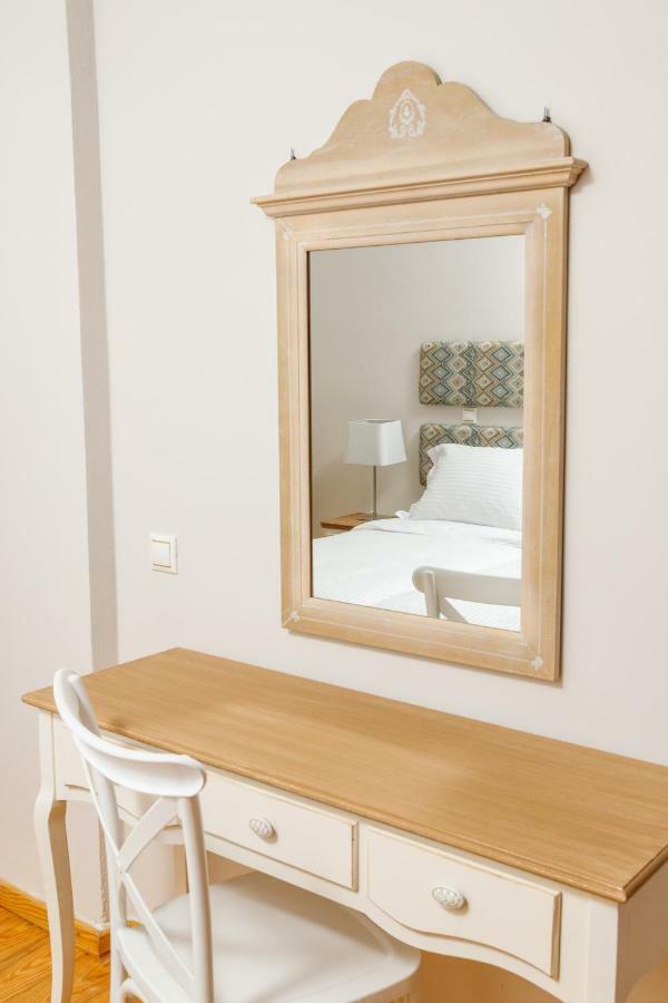 Charming And Comfy House Apartment Agia Marina  ภายนอก รูปภาพ