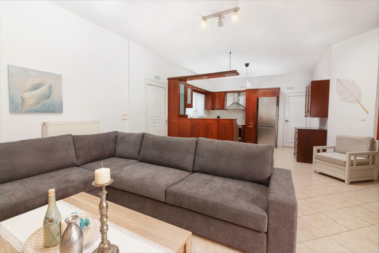 Charming And Comfy House Apartment Agia Marina  ภายนอก รูปภาพ